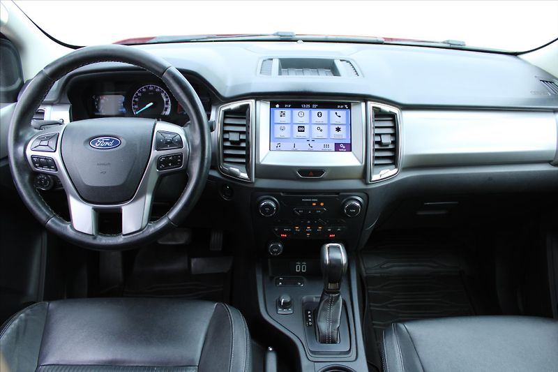 Ford Ranger 3.2 TDCI 147kW LIMITED ČR - fotka 13 z 29