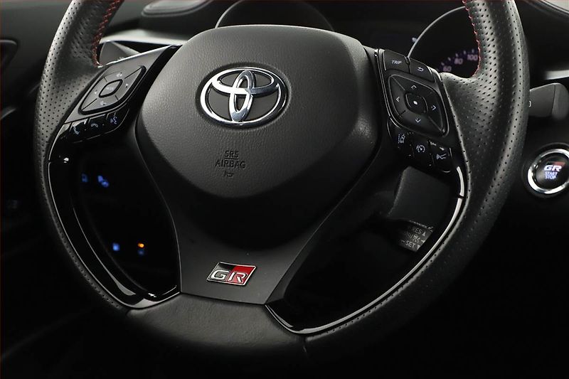 Toyota C-HR (2023) GR Sport 2.0 Hybrid - fotka 8 z 20
