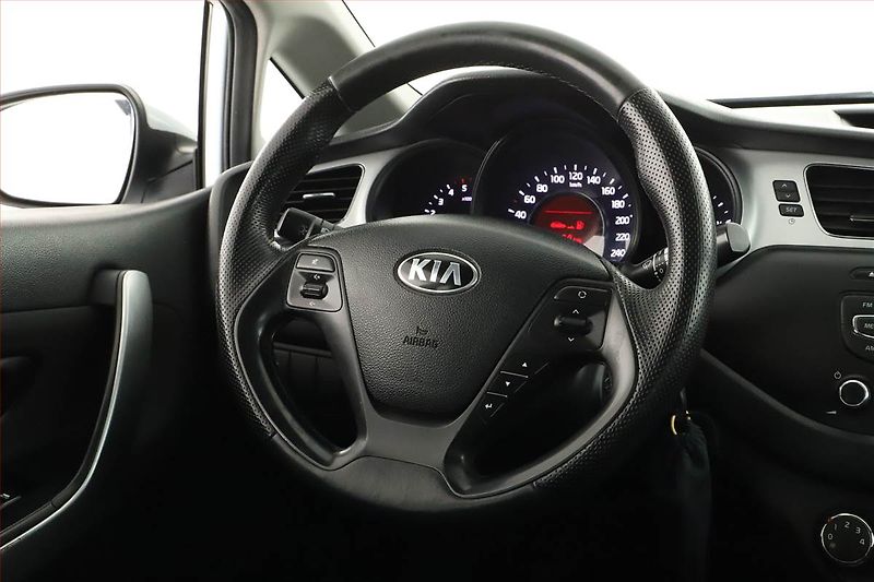 Kia Ceed (2012) 1.4 CRDi, nová STK - fotka 8 z 13