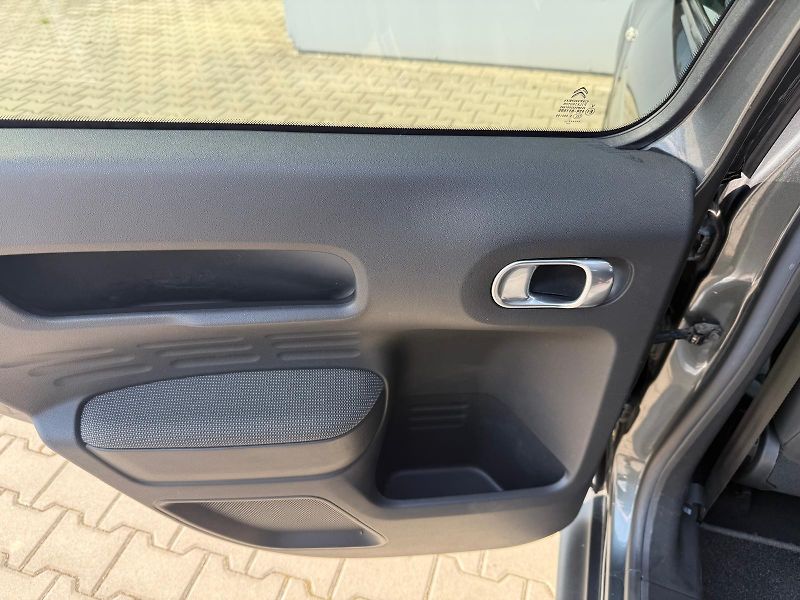 Citroën C4 Cactus 1.6 BlueHDi 73kW - fotka 22 z 27