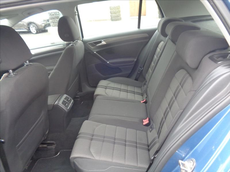 Volkswagen Golf 2,0   TDI - fotka 14 z 16