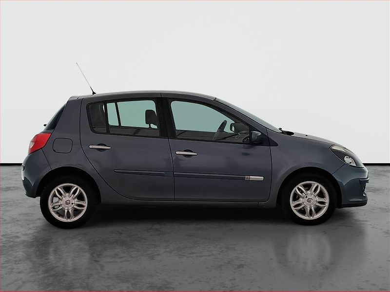 Renault Clio (2006) 1.6 16V, nová STK, jezdí dobře - fotka 6 z 15