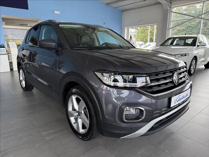 Volkswagen T-Cross 1,5   TSI 110kW,DSG,STYLE,1.MA - fotka 1 z 26