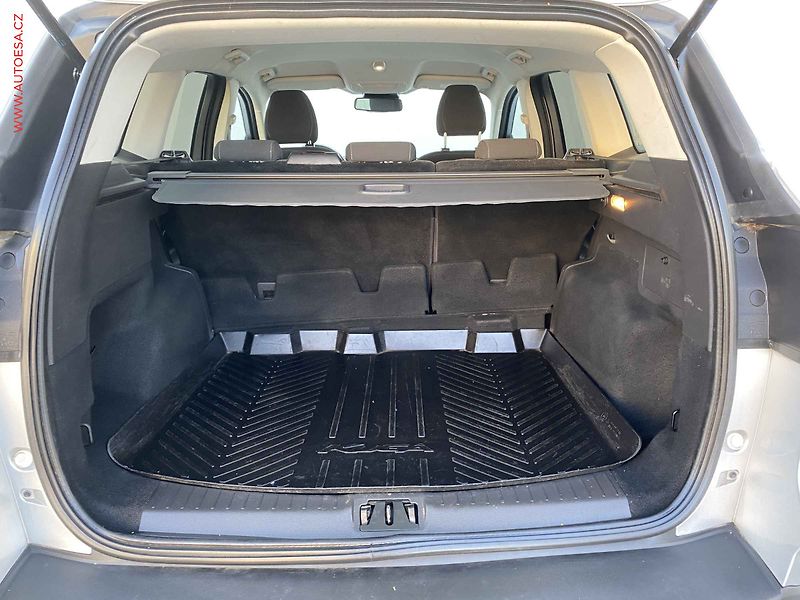 Ford Kuga (2019) 1.5 EB, Navi, kamera, TZ - fotka 7 z 18