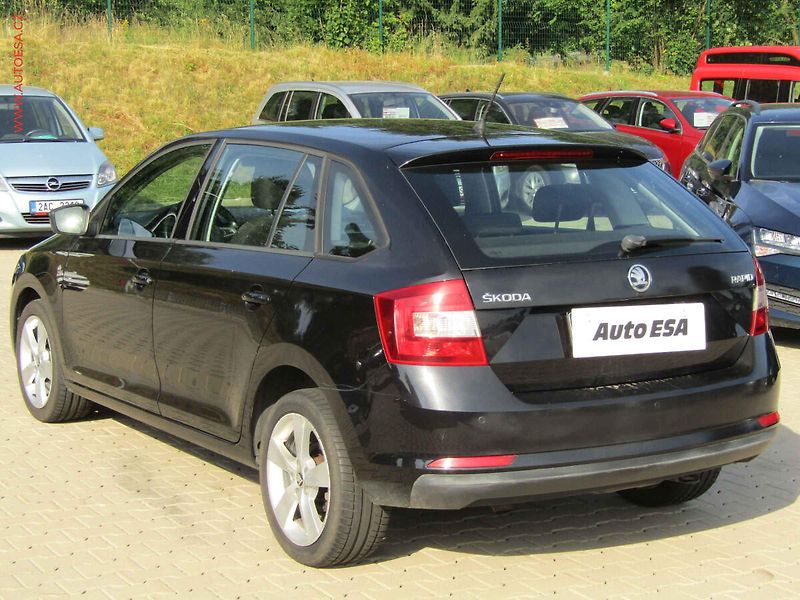 Škoda Rapid (2015) 1.6TDi, AC, temp - fotka 6 z 16