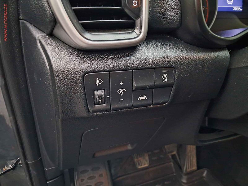 Kia Sportage (2020) 1.6 T-GDi, 2.maj, AC, park - fotka 14 z 18
