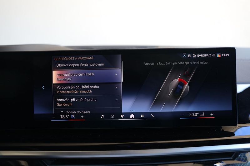BMW X5 xDrive30d - fotka 14 z 32