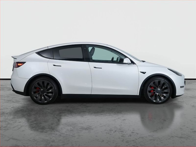 Tesla Model Y (2022) Performance 79kWh, SoH 92% - fotka 6 z 26