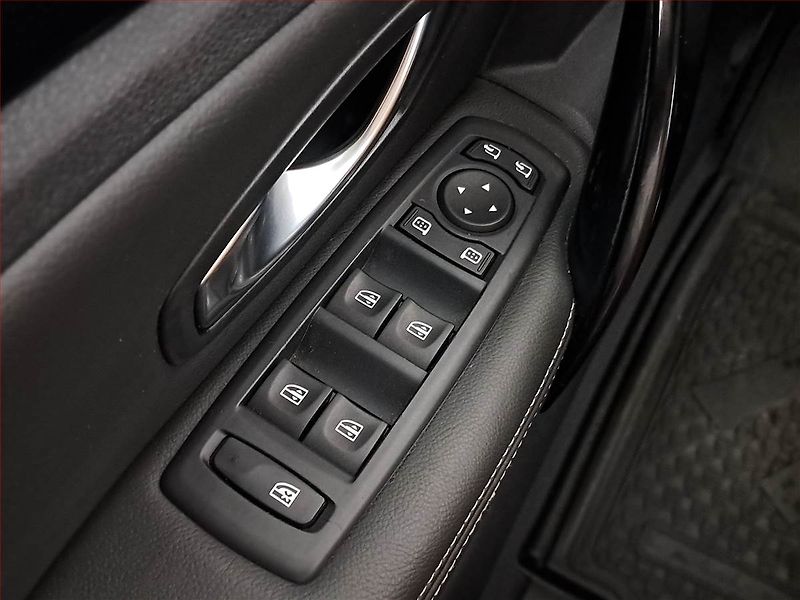 Renault Laguna (2015) 2.0 dCi, Navi, Xenony - fotka 17 z 21