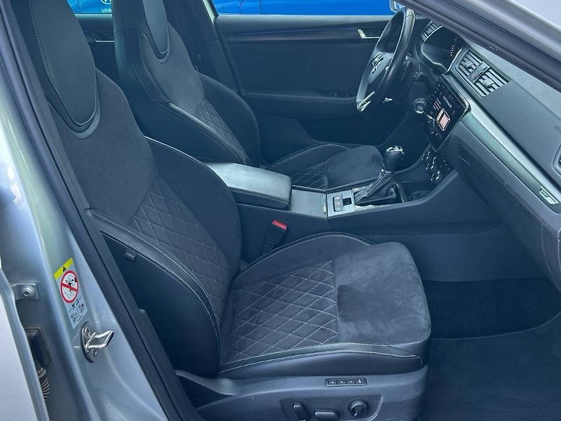 Škoda Superb (2021) kombi 2.0 TDI 7DSG Sportline - fotka 19 z 35