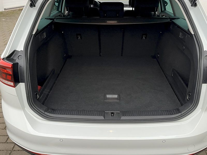 Volkswagen Passat (2020) VARIANT 1,5TSI 110KW BUSINESS - fotka 10 z 24