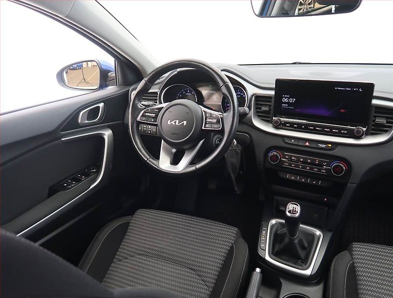 Kia Ceed (2023) 1.5 T-GDI, ČR,1.maj - fotka 7 z 21