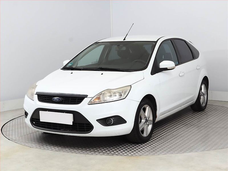 Ford Focus (2008) 1.6 16V, po STK, Tažné - fotka 2 z 11