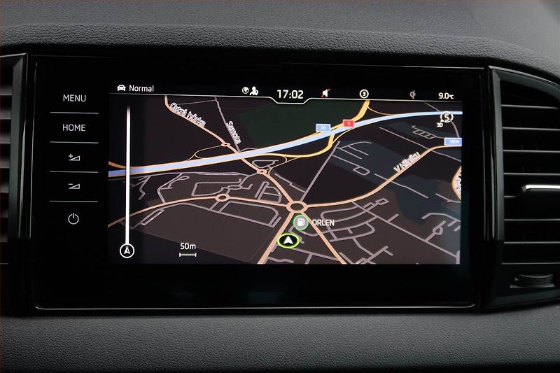 Peugeot 5008 (2023) 1.5 BlueHDi - fotka 14 z 22