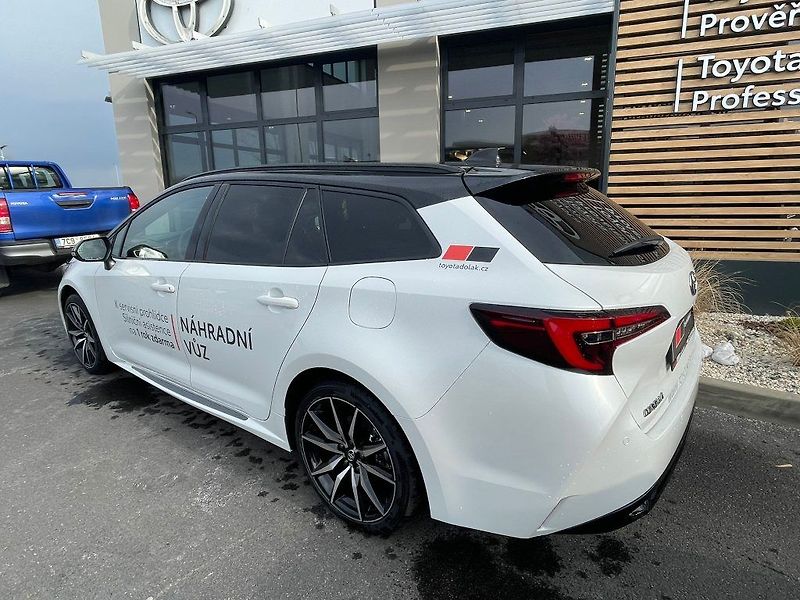 Toyota Corolla 2.0 Hybrid GR SPORT - fotka 5 z 28