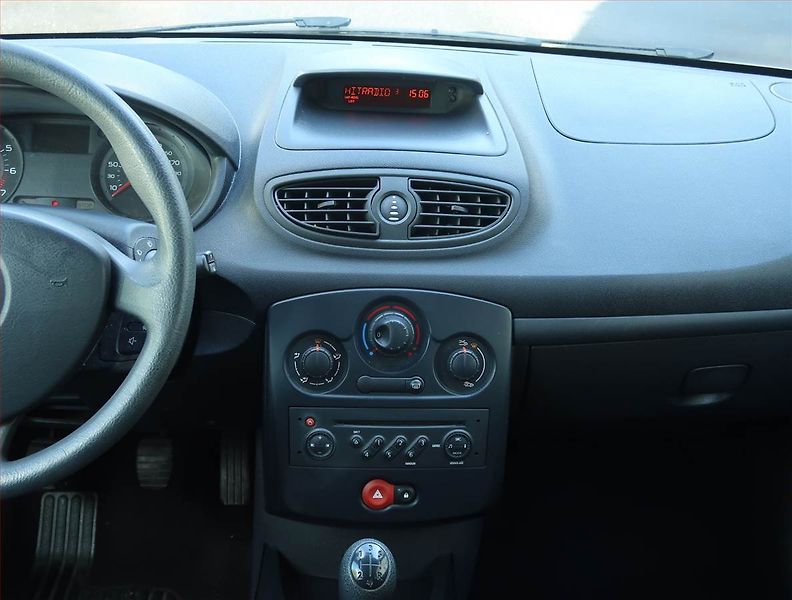 Renault Clio (2009) 1.2 16V, servisované - fotka 12 z 13