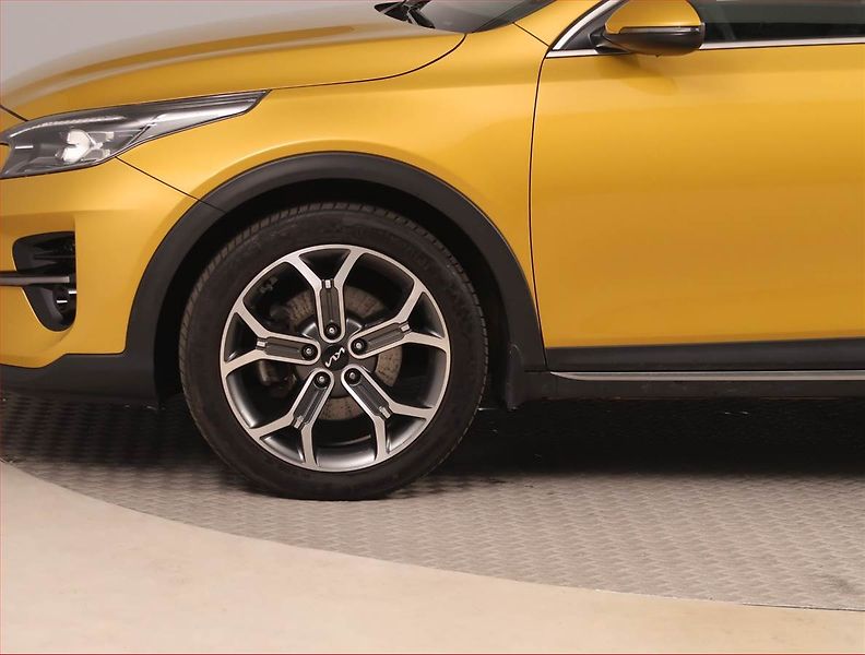 Kia XCeed (2022) Exclusive 1.5 T-GDI - fotka 15 z 17