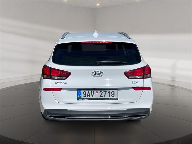 Hyundai i30 1,0 TGDI Family Comfort - fotka 5 z 11