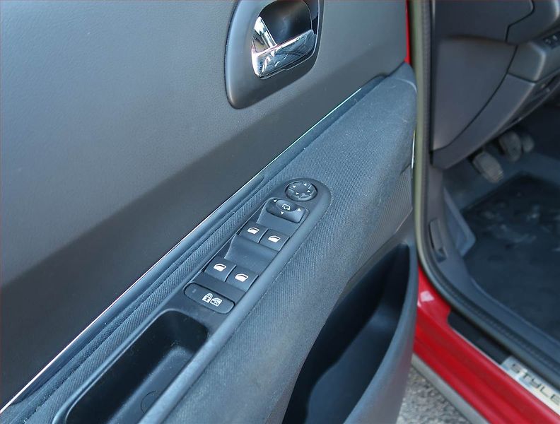 Peugeot 3008 (2014) 1.6 HDi, Serv.kniha, Tempomat - fotka 15 z 17