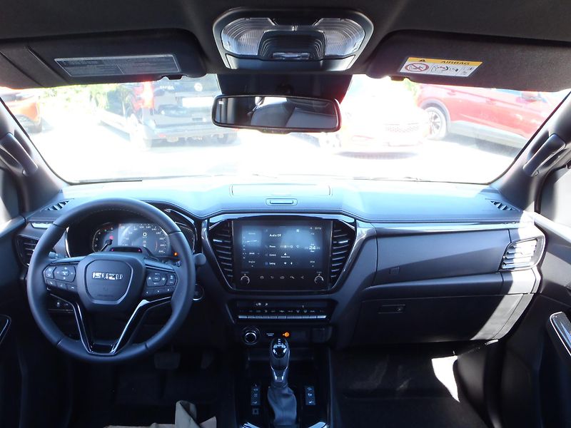 Isuzu D-Max  2.2 Double Cab V-CROSS 4x4 - fotka 13 z 26