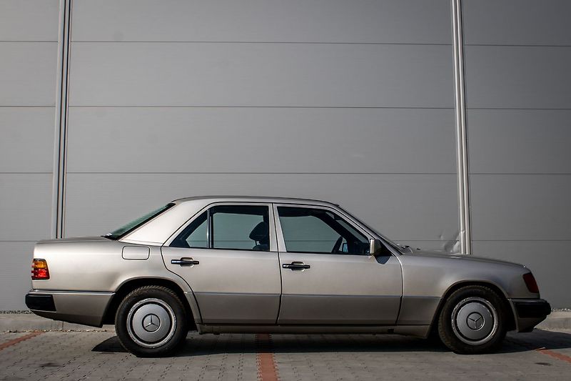 Mercedes-Benz Třídy E 124 C - fotka 4 z 23