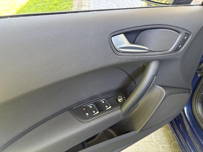 Audi A1 (2016)  Sportback 1.0 TFSI- 5 dveří - - fotka 12 z 17