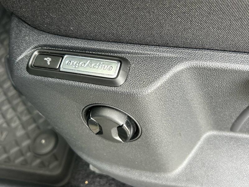 Volkswagen Tiguan (2020) 1.5 TSI 7DSG Life - fotka 28 z 33