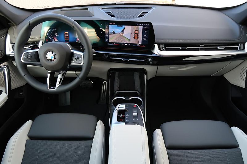 BMW X1 xDrive23i - fotka 4 z 6