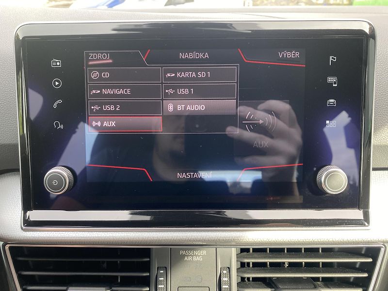 Seat Tarraco 1.5 TSI 110kW-1xMAJ.- LED-NAVI - fotka 26 z 51