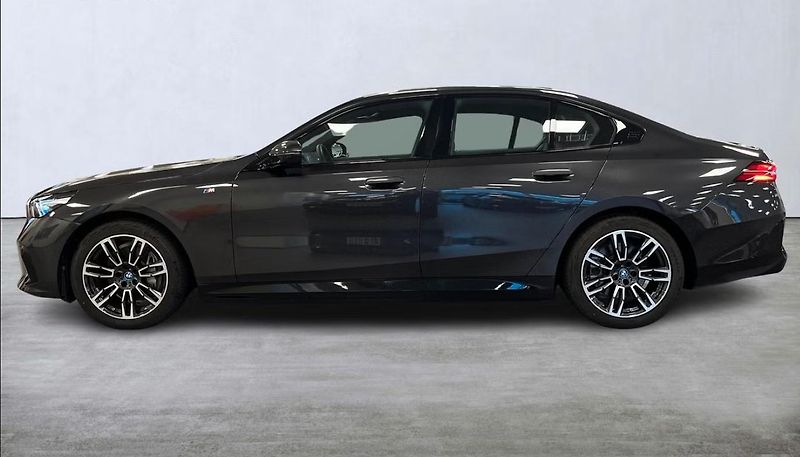BMW i5 xDrive40 M-Sport Kam Ambient - fotka 3 z 18