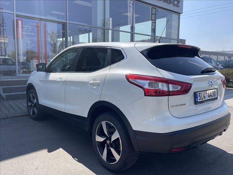 Nissan Qashqai 1,2 DIG-T  Acenta - fotka 8 z 15