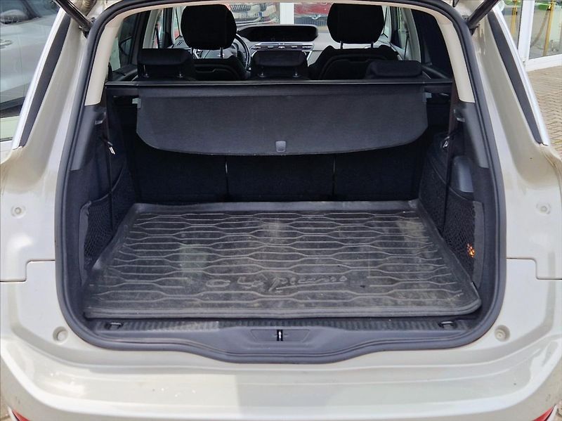 Citroën Grand C4 Picasso 2,0 HDI NAVI AC AUTO 7MÍST - fotka 12 z 35