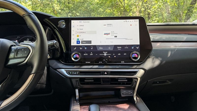 Lexus RX 450h plus 450H+ 2,5 PHEV LUXURY, TAŽNÉ Z - fotka 24 z 33