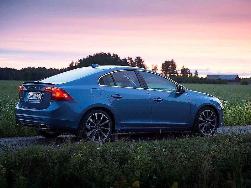 Volvo S60.