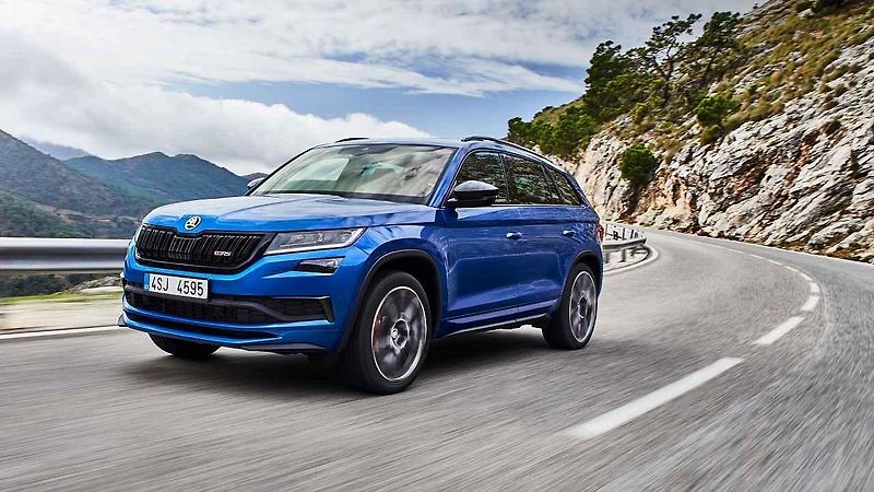 Vybírání vozu v showroomu Škoda Plus