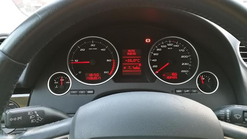 Seat Exeo 3R predni maska