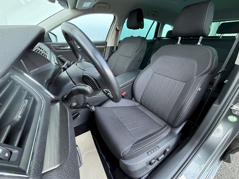 Škoda Superb (2023) 2.0 TDI 110kW DSG Style Busine - fotka 6 z 35