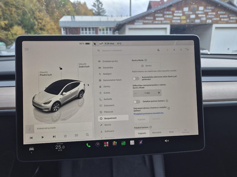 Tesla Model Y LONG RANGE DUAL MOTOR TZ 95,0% - fotka 24 z 49