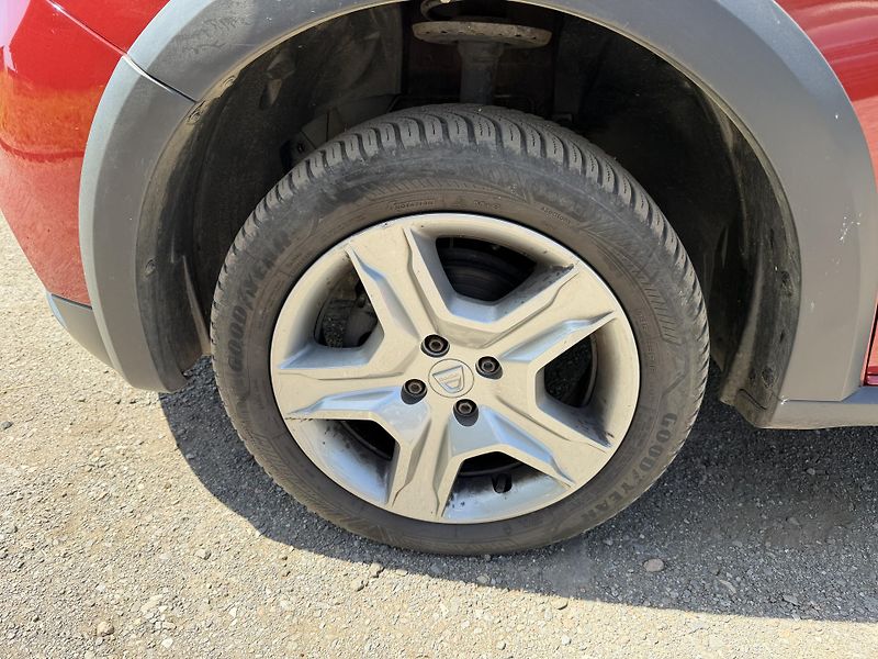 Dacia Sandero 1.0i STEPWAY - fotka 19 z 21