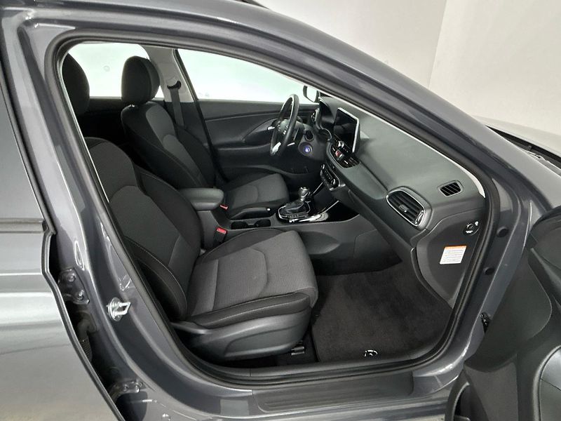 Hyundai i30 Smart DCT - fotka 9 z 26