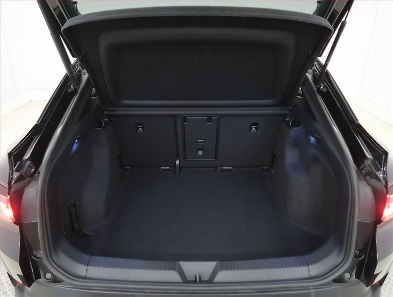 Volkswagen ID.5 (2022) Pro Perf. (82 kWh), SoH 94% - fotka 14 z 24
