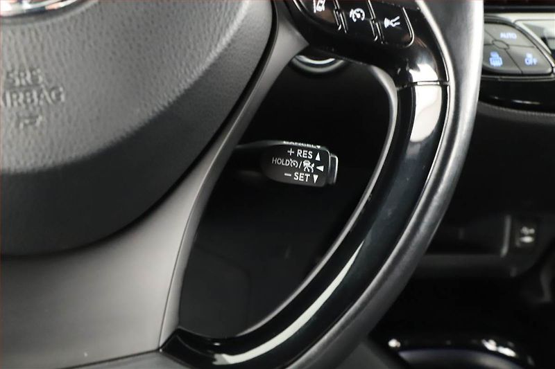 Toyota C-HR (2017) 1.2 Turbo, Automat, Navi - fotka 10 z 16