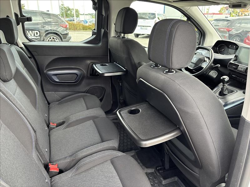 Peugeot Rifter 1,5 Bluehdi 75kW Allure - fotka 24 z 39