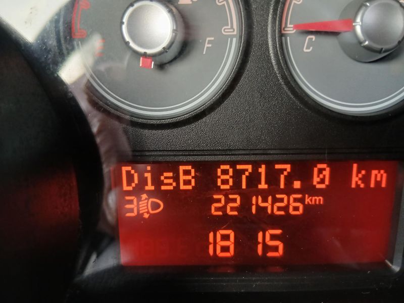 Fiat Punto 1.2i, ALU, klima - fotka 18 z 29