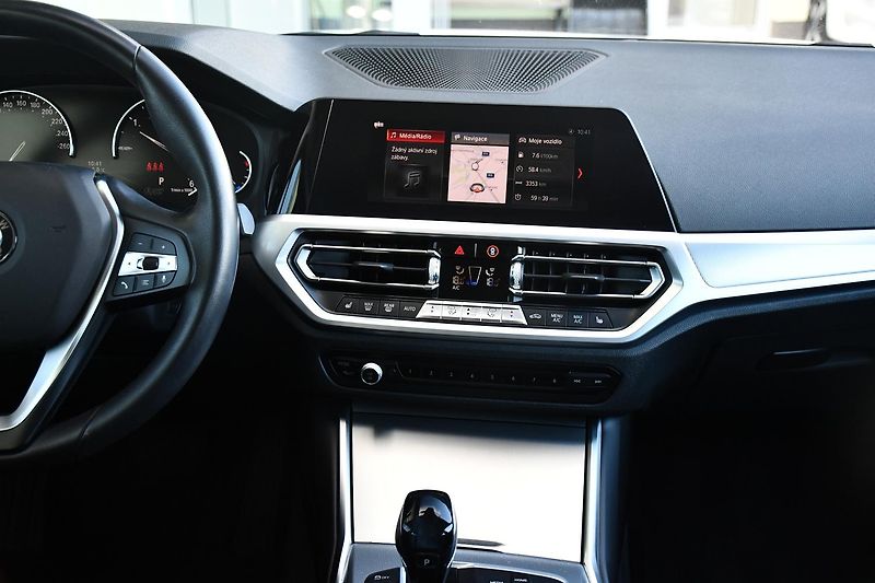 BMW Řada 3 320D xDrive 2xALU 1M ČR - fotka 8 z 38