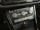 Volkswagen Touran (2018) 2.0 TDI, Serv.kniha, Navi - náhled 16