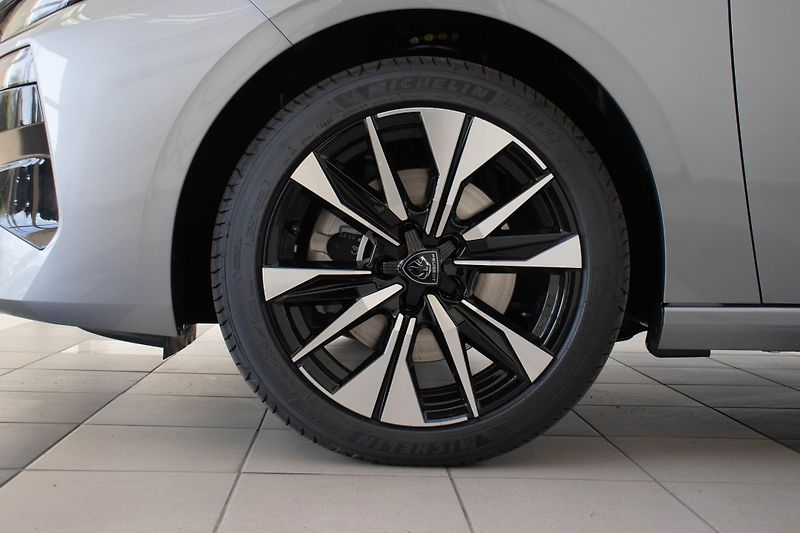 Peugeot 308 SW ALLURE BlueHDi 130 EAT8 - fotka 16 z 16