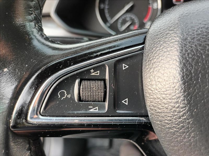 Škoda Superb 2,0 TDI,110KW,NAVI,VÝHŘEV, - fotka 26 z 41