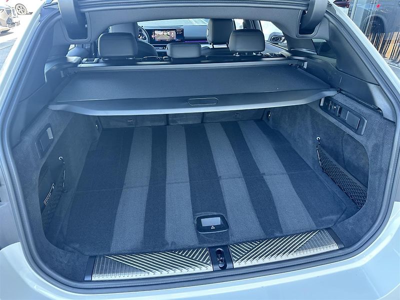 BMW Řada 5 520d Touring - fotka 15 z 16