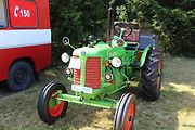 Také tento Zetor 25 A z roku 1950 byl k vidění na setkání veteránů v Doksanech.
